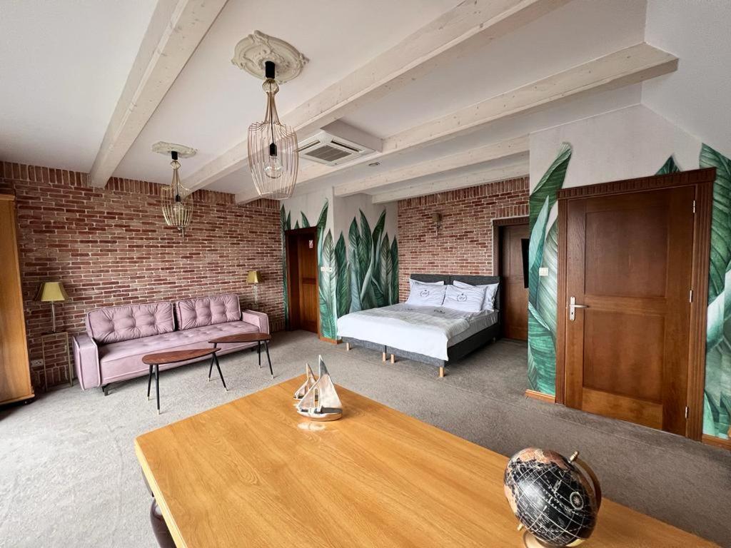 Hotel-Przystan Kikol ภายนอก รูปภาพ